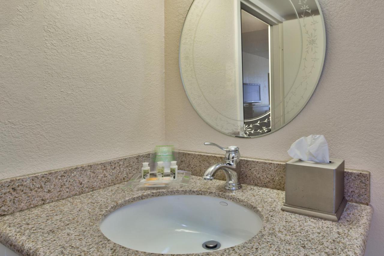 Holiday Inn Nashua, An Ihg Hotel 외부 사진